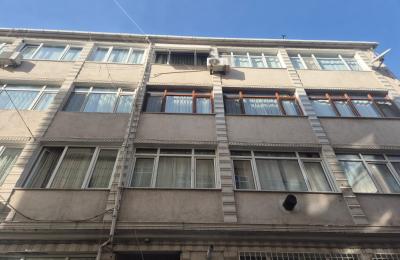 Fatih Hırka-i Şerif Mahallesi Satılık 2+1 2.Kat Uygun Daire